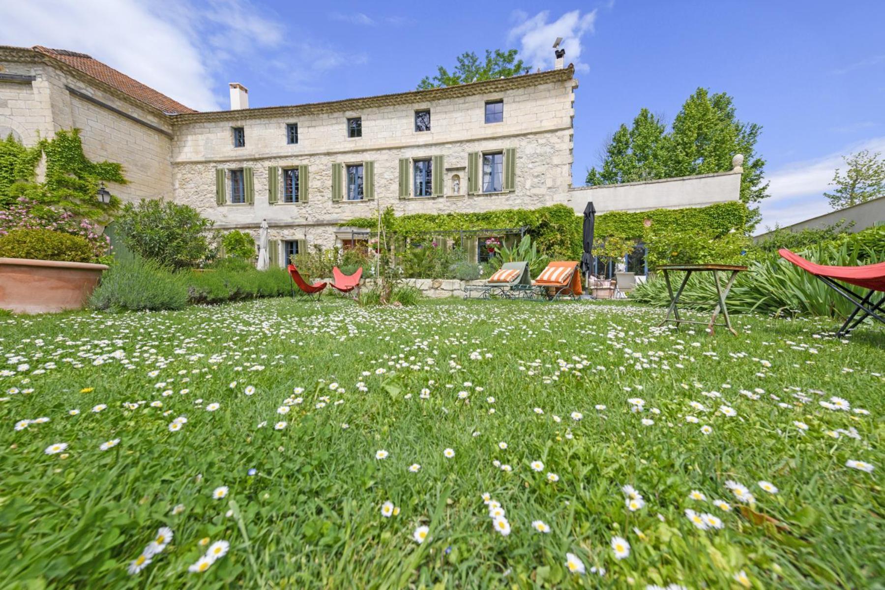 Bastide De Bellegarde Avignon